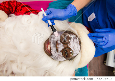 Black santa claus in beauty spa. 36504608