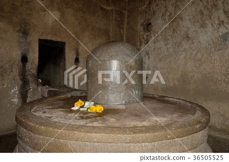 Ellora Caves Ringa in the 16th cave 36505525