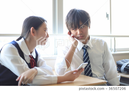 A high school student 36507206