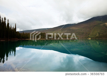 Emerald lake 36508783