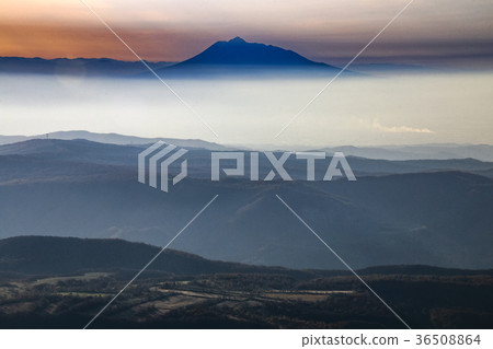 層層群山 36508864