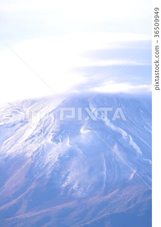The expression of Mt. Fuji covered with white snow The expression of Mt. Fuji covered with white snow 36509949