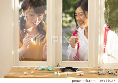 Shopping out woman 36511087