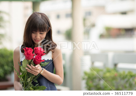 少婦玫瑰花束 36511779