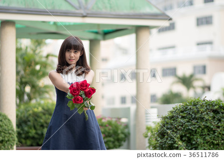 少婦玫瑰花束 少婦玫瑰花束 36511786