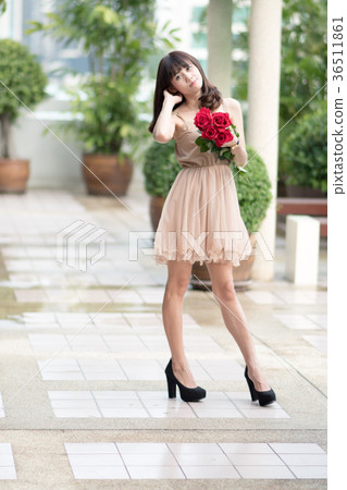 少婦玫瑰花束 少婦玫瑰花束 36511861