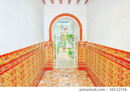Main entrance (porch) to the ancient Seville . 36512556