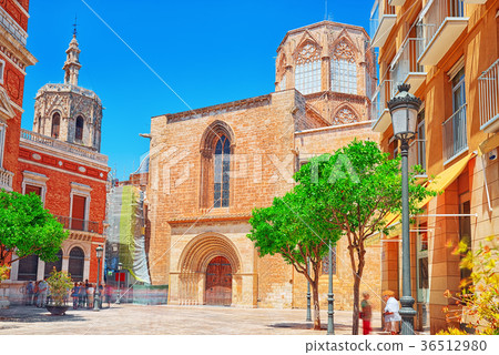 Back view of the Valencia Cathedral. Back view of the Valencia Cathedral. 36512980