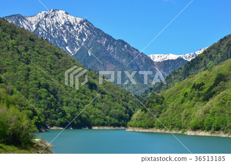 信州景觀新鮮的綠色大町水壩大町市 36513185