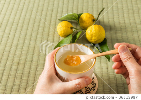 柚子茶涼茶柑橘在日本的涼茶 柚子茶涼茶柑橘在日本的涼茶 36515987