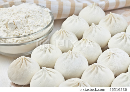 sprinkled with flour dumplings sprinkled with flour dumplings 36516286