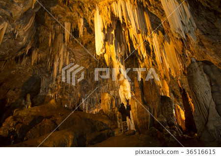 khao wang thong cave 36516615