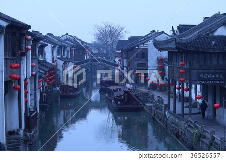 Early morning　 36526557