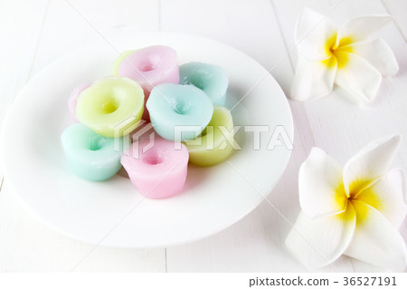 Flower scented thai sweet or Kanom Nam Dok Mai  36527191