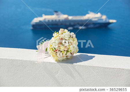 Wedding flowers and sea Wedding flowers and sea 36529655
