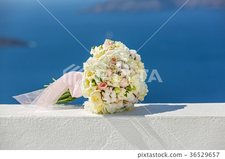 Wedding flowers and sea Wedding flowers and sea 36529657
