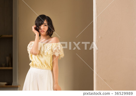 Fashion young woman 36529989