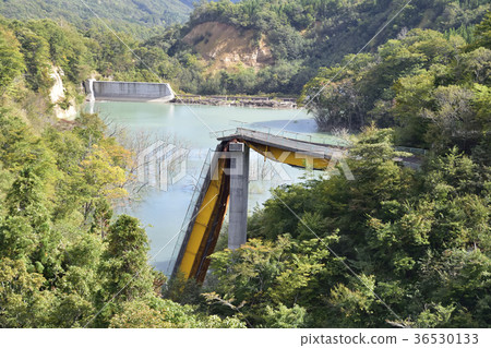 The fallen shrine Ohashi 36530133