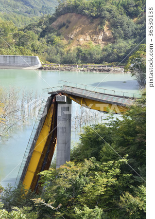 The fallen shrine Ohashi 36530138