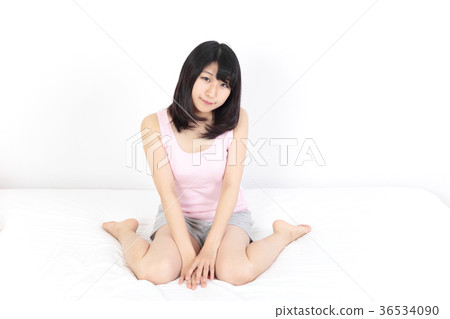Relaxing woman 36534090