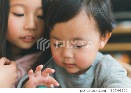 younger, older sister and younger brother, enjoy oneself 36544331