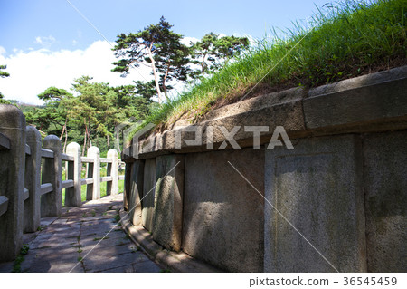 Silla Dungdeokmulung,韓國慶州 Silla Dungdeokmulung,韓國慶州 36545459