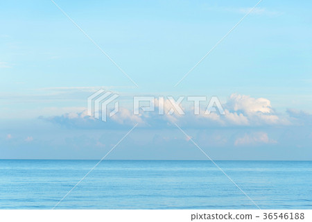 Empty sea and sky 36546188
