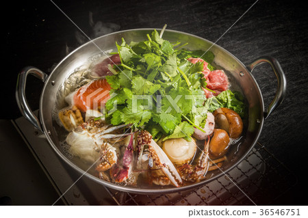Pakchi pan Vietnamese seafood coriander pot 36546751