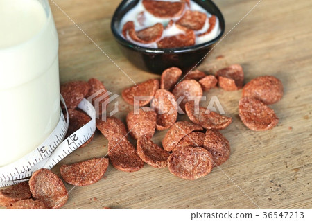 fresh milk chocolate corn flake 36547213