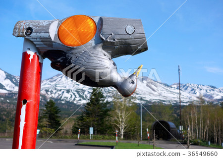 Line-of-sight guidance sign with a model of the margarine 36549660