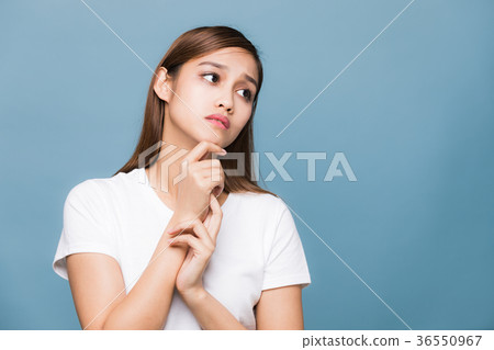 Woman indulging in wisdom Woman indulging in wisdom 36550967