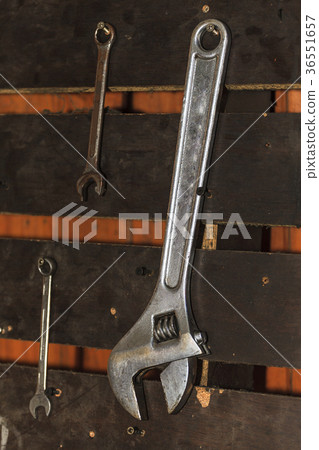 Many wrenchs Many wrenchs 36551657