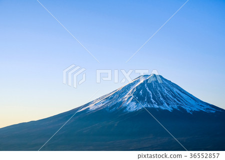 從Shindoen看到的富士山（早晨的景色） 36552857