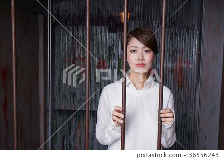 一名女子被捕 36556243