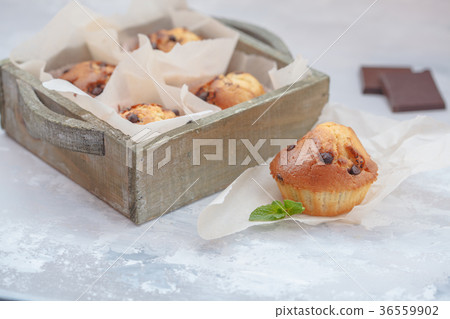 Homemade vegan muffins with chocolate 36559902