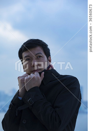 穿著外套的商人 穿著外套的商人 36560673