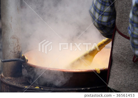 cooking polenta traditional corn wheat meal cooking polenta traditional corn wheat meal 36561453