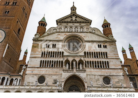 Cremona gothic dome 36561463