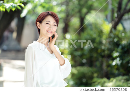 New green middle women 36570808