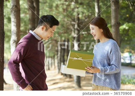 Couple, Couple, Park 36570908