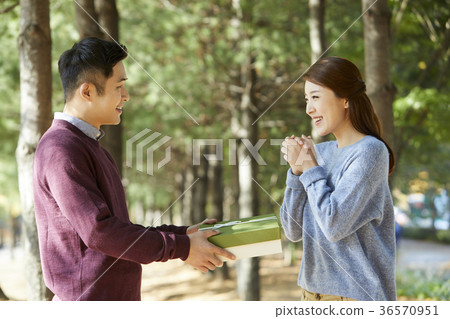 夫婦，情侶，公園 36570951