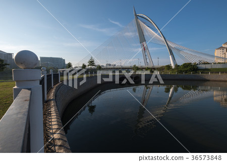 View of the Seri Wawasan Bridge in Putrajaya View of the Seri Wawasan Bridge in Putrajaya 36573848