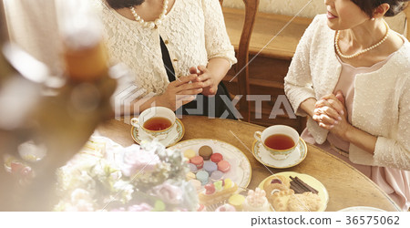 Elegant tea time Elegant tea time 36575062