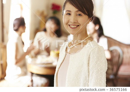 Elegant tea time 36575166