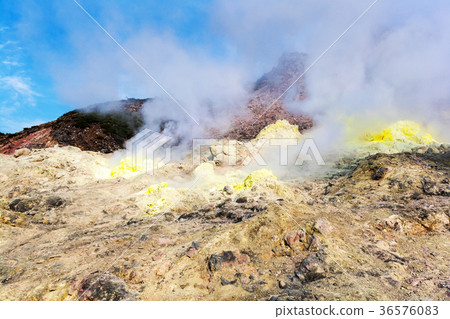 Mt. Iwo (May fine in May) Mt. Iwo (May fine in May) 36576083