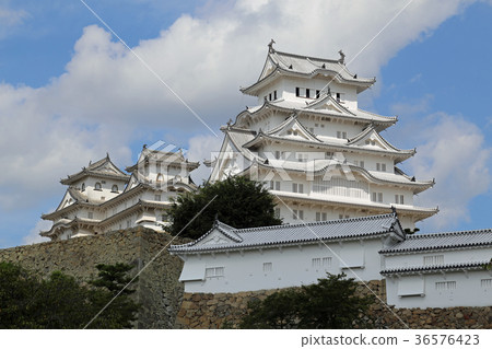 姬路城堡在夏末 姬路城堡在夏末 36576423