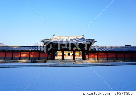 Changdeokgung Palace with snow makeup 36578896