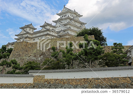Himeji castle in late summer Himeji castle in late summer 36579012