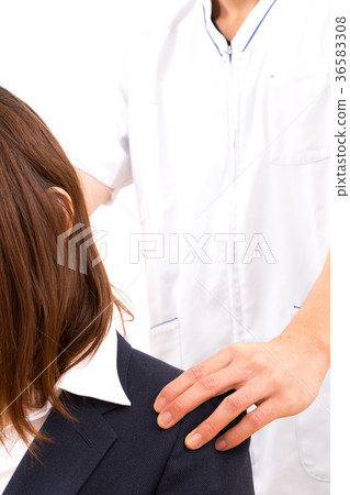 Female stiff neck massage treatment OL office worker Female stiff neck massage treatment OL office worker 36583308