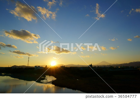 Dusk of New Year's Day Dusk of New Year's Day 36584777